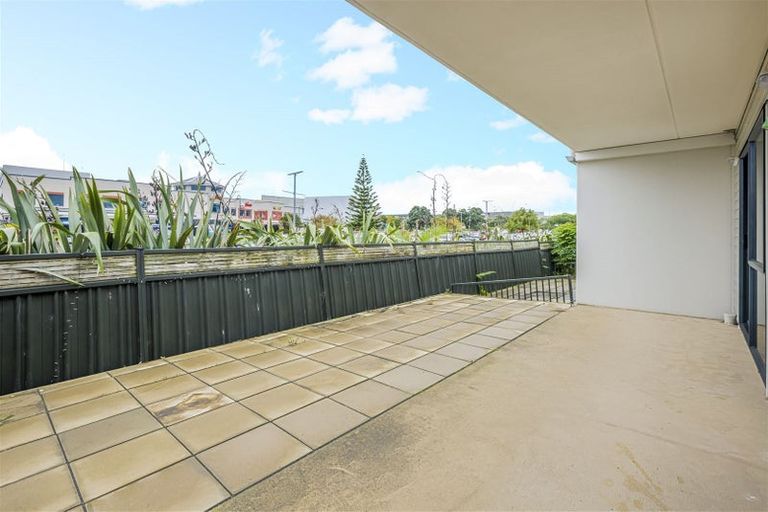 Photo of property in 22/21 Armoy Drive, East Tamaki, Auckland, 2016