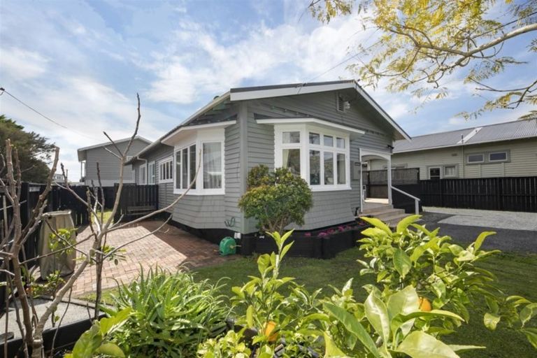 Photo of property in 397a West Coast Road, Glen Eden, Auckland, 0602