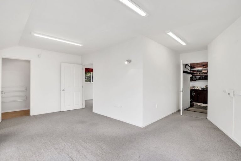 Photo of property in 33 Hewitts Road, Merivale, Christchurch, 8014