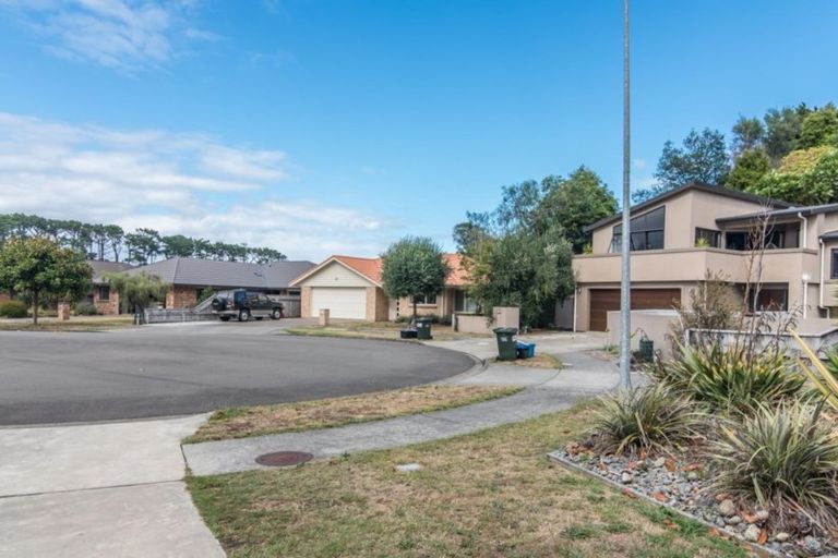 Photo of property in 15 Kennedy Place, Waikanae Beach, Waikanae, 5036