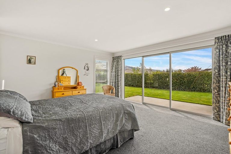 Photo of property in 15 De Bettencor Place, Mount Pisa, Cromwell, 9383