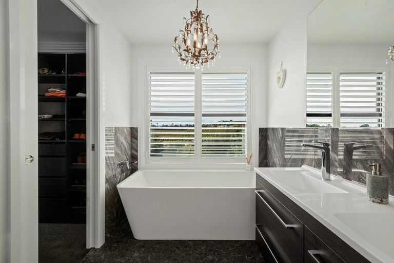 Photo of property in 30 Lakeside Terrace, Omokoroa, 3114