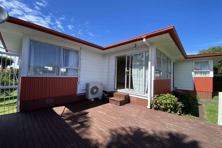 Photo of property in 60 Casuarina Road, Half Moon Bay, Auckland, 2012