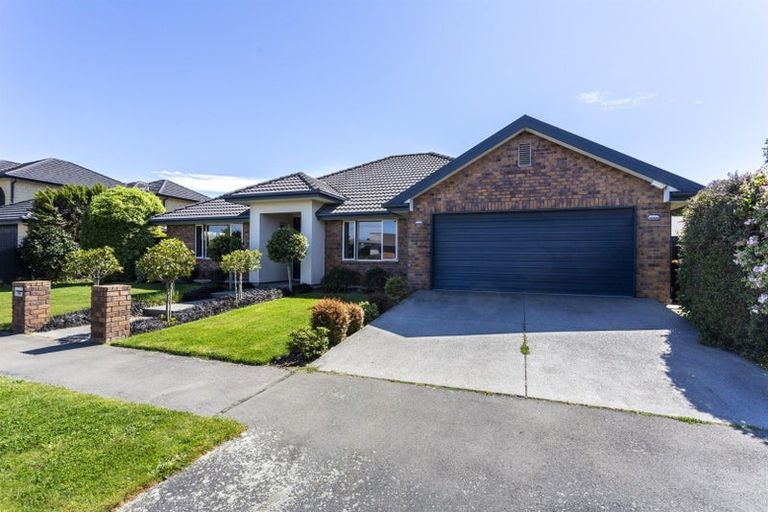 Photo of property in 16 Te Pihopa Way, Aidanfield, Christchurch, 8025