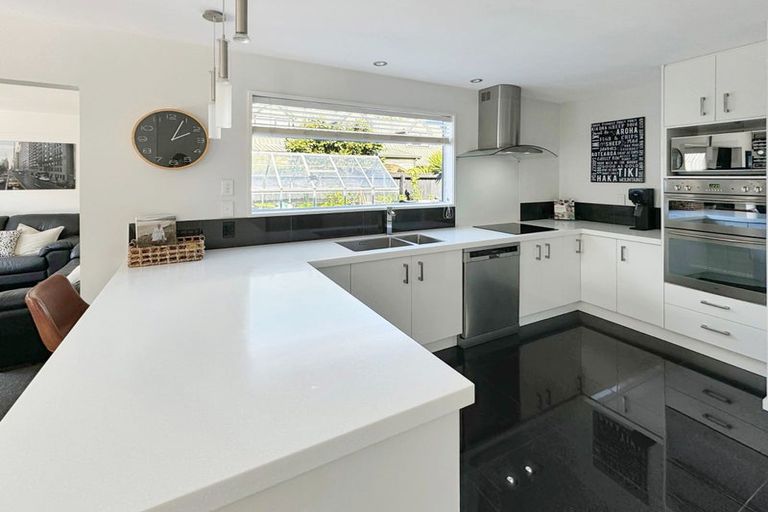 Photo of property in 70 Lake Terrace Road, Burwood, Christchurch, 8061