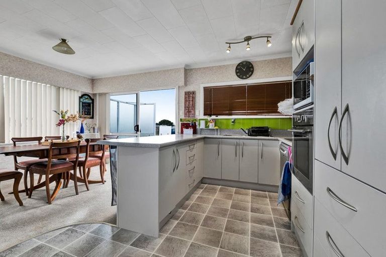 Photo of property in 73 Browne Street, Waitara, 4320