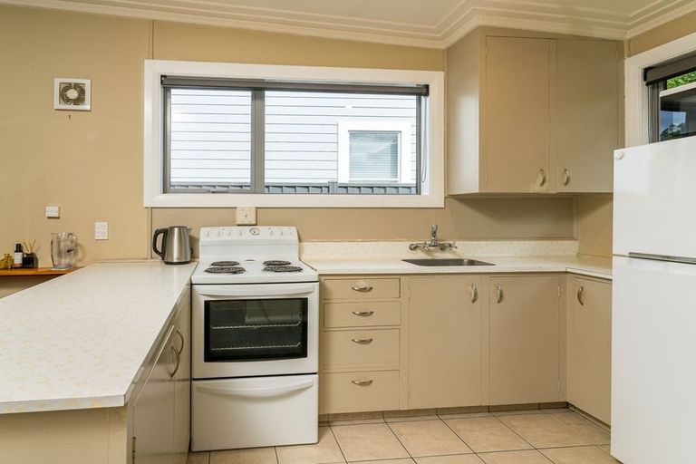 Photo of property in 186 Kaikorai Valley Road, Bradford, Dunedin, 9011