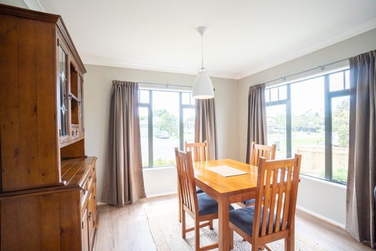 Photo of property in 45 Dalfield Place, Highbury, Palmerston North, 4412