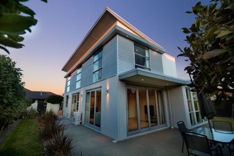 Photo of property in 23 Woodhaven Place, Parklands, Christchurch, 8083