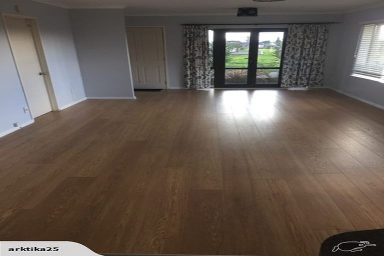 Photo of property in 13 Earnslaw Crescent, Clover Park, Auckland, 2019