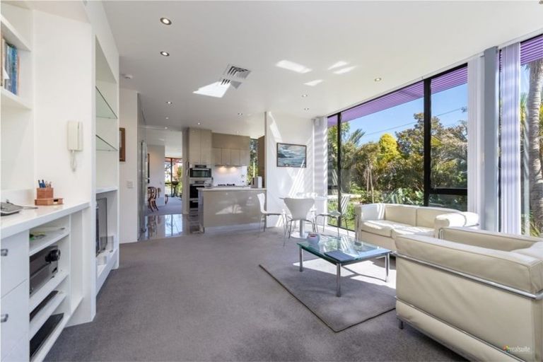 Photo of property in 52 Penrose Street, Woburn, Lower Hutt, 5010