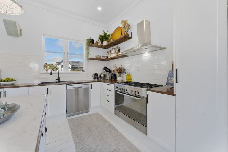 Photo of property in 32 Brookes Street, Inglewood, 4330