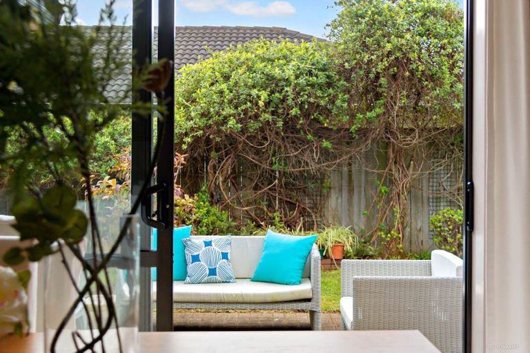 Photo of property in 20 Caragh Place, East Tamaki, Auckland, 2016