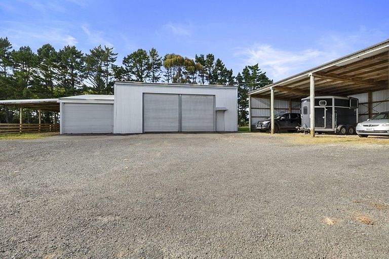 Photo of property in 435 Barrett Road, Omata, New Plymouth, 4374