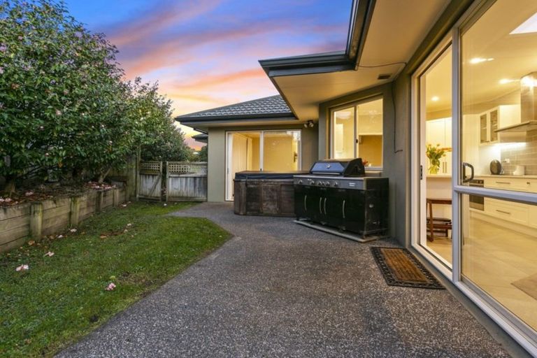 Photo of property in 7 Admirals Court Drive, Greenhithe, Auckland, 0632