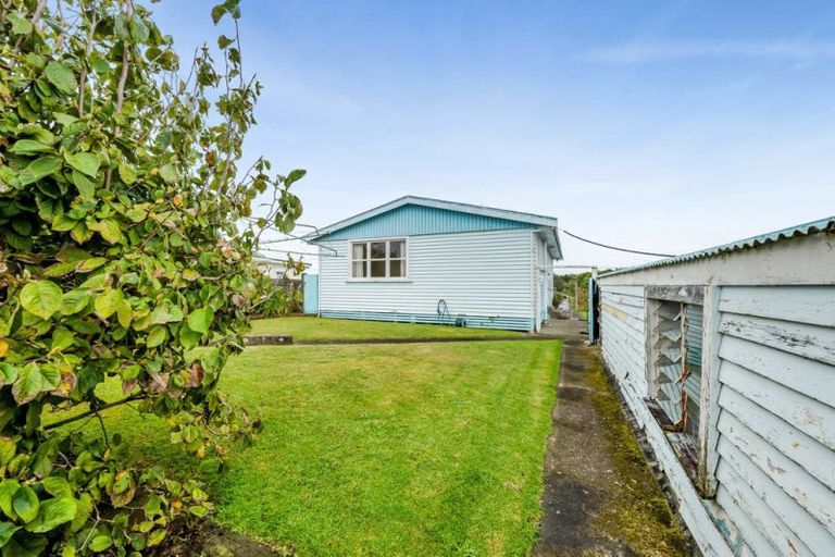 Photo of property in 79 Omata Road, Marfell, New Plymouth, 4310
