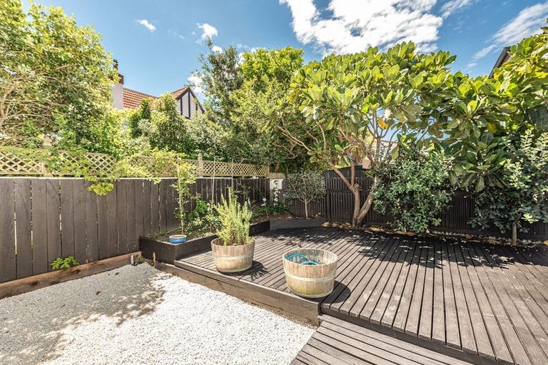 Photo of property in 24 Brassey Road, Saint Johns Hill, Whanganui, 4500