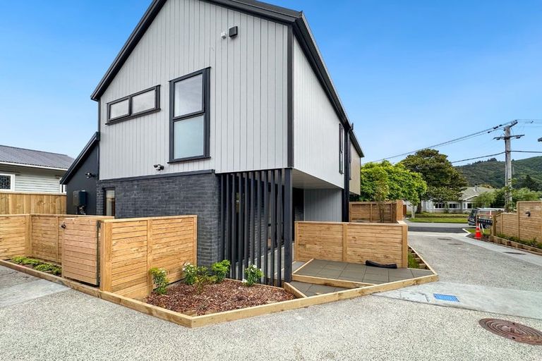 Photo of property in 2/8 Victoria Street, Ebdentown, Upper Hutt, 5018