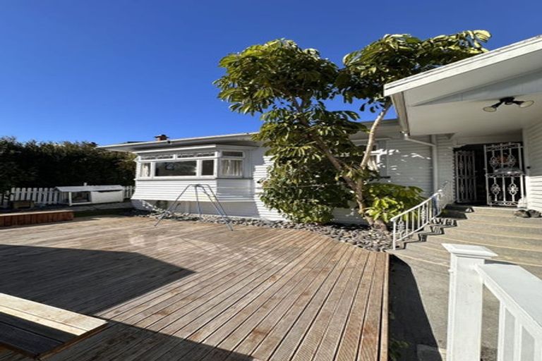 Photo of property in 75 Woodward Road, Mount Albert, Auckland, 1025