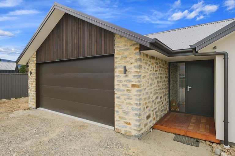Photo of property in 16 Pegasus Court, Mount Pisa, Cromwell, 9383