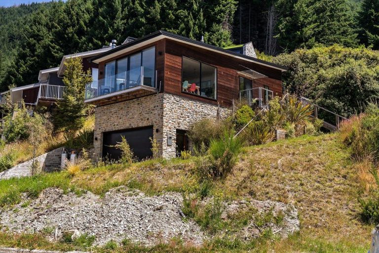 Photo of property in 45 Dart Place, Fernhill, Queenstown, 9300