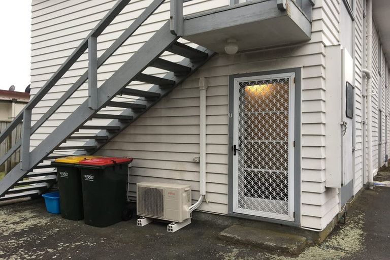 Photo of property in 28f Leighton Avenue, Waiwhetu, Lower Hutt, 5010