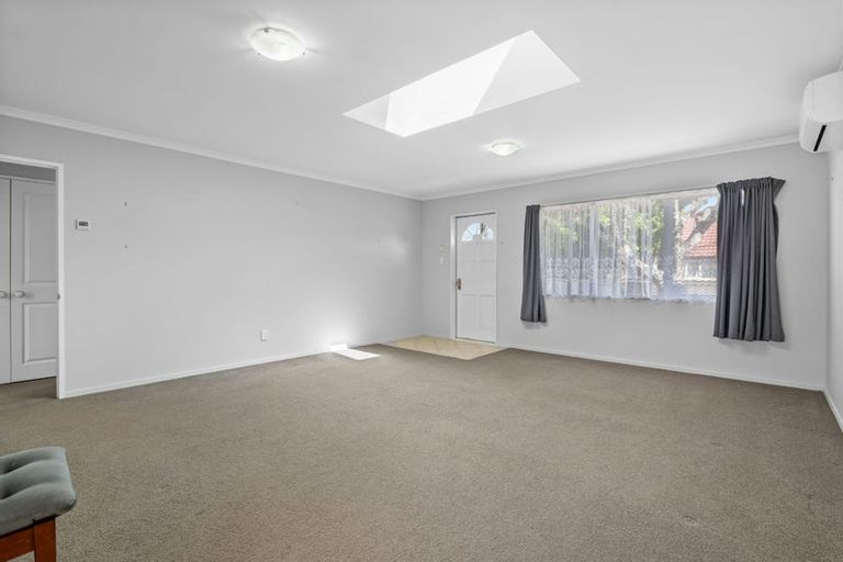 Photo of property in 1 Dunbarton Drive, Ranui, Auckland, 0612