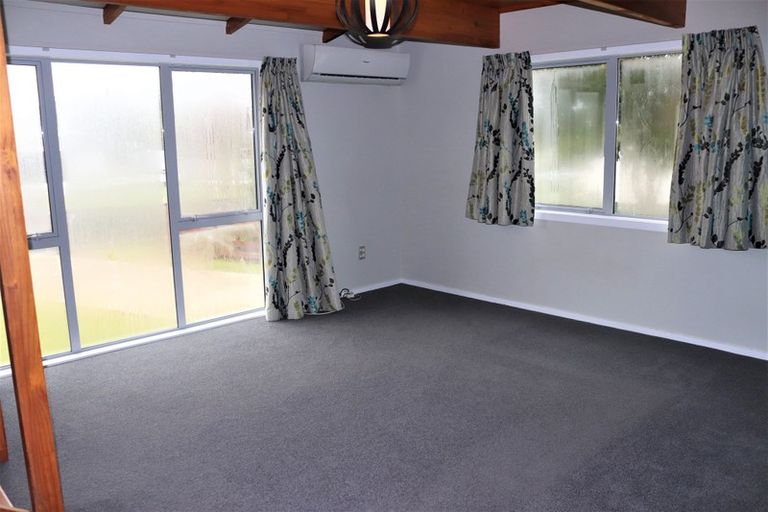 Photo of property in 7a Litchfield Place, Clarks Beach, 2122