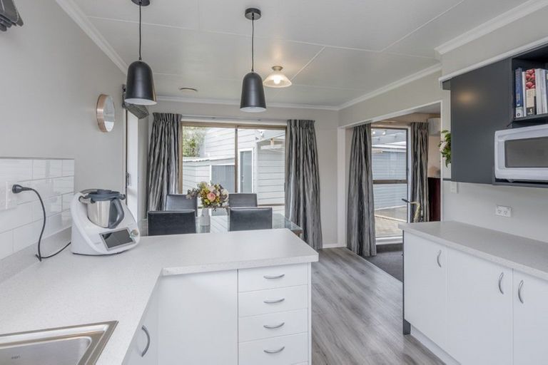 Photo of property in 14 Matipo Street, Levin, 5510