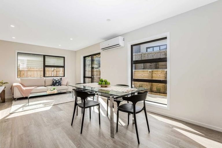 Photo of property in 41 Farnworth Terrace, Glenside, Wellington, 6037