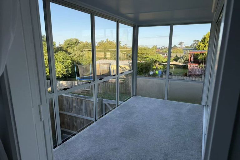 Photo of property in 19 Raleigh Road, Northcote, Auckland, 0627