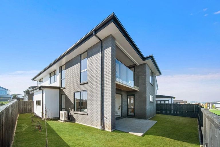 Photo of property in 26 Emerald Avenue, Rosehill, Papakura, 2113