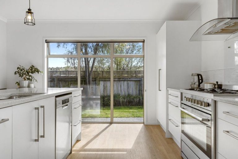 Photo of property in 17 Windsor Street, Richmond Heights, Taupo, 3330