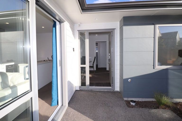 Photo of property in 2/5 Jones Crescent, Melville, Hamilton, 3206