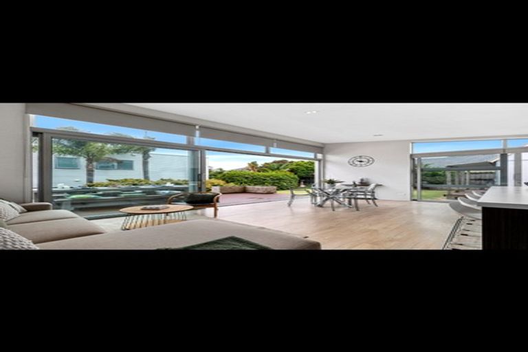 Photo of property in 8a Wairere Road, Torbay, Auckland, 0630