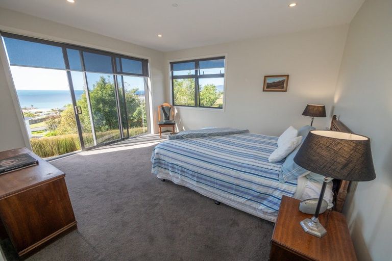 Photo of property in 6 Sunrise Place, Cable Bay, 0420