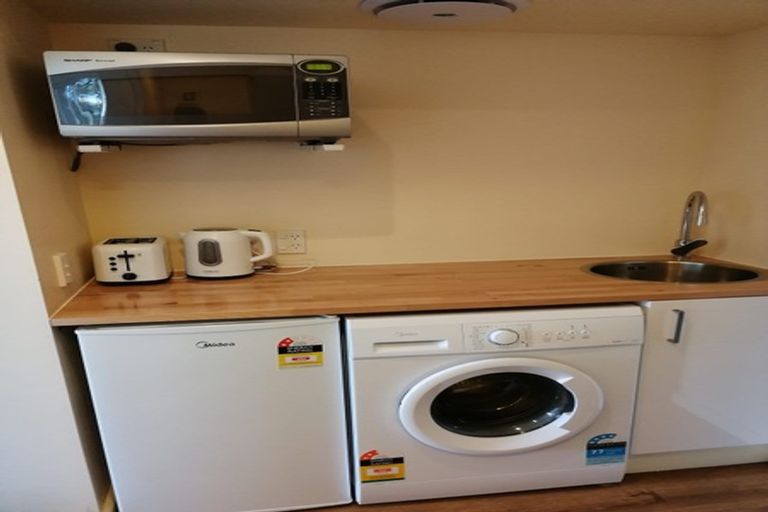 Photo of property in 87a Memorial Avenue, Ilam, Christchurch, 8053