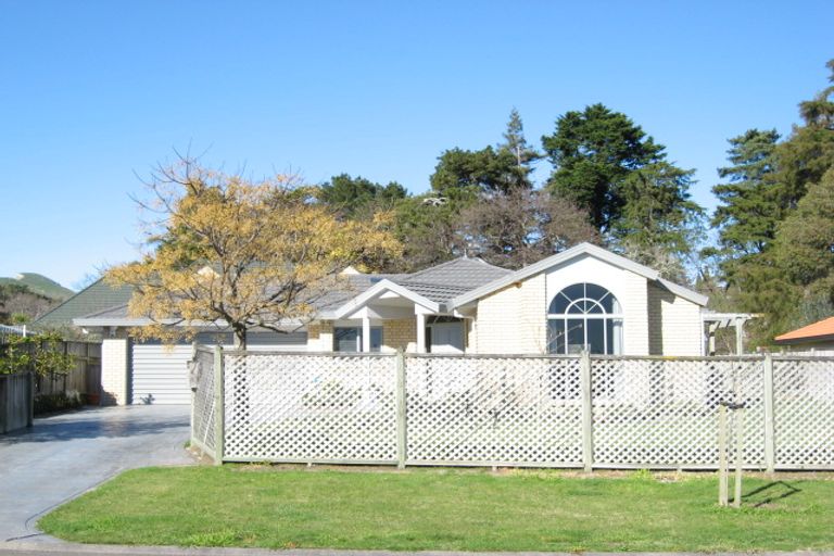 Photo of property in 34 Kingsgate Avenue, Havelock North, 4130