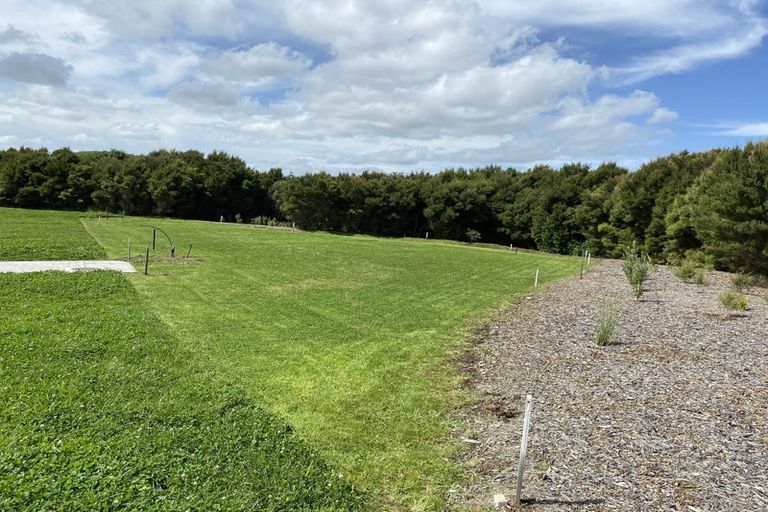 Photo of property in 20 Orawahi Road, Glenbrook, 2681