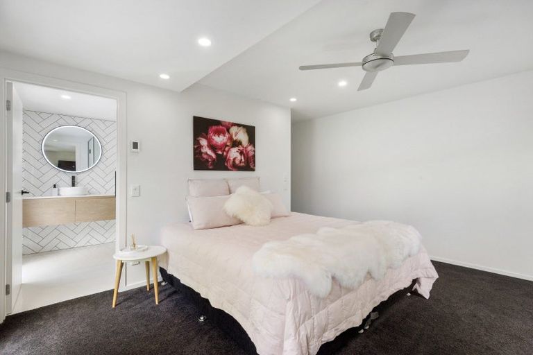 Photo of property in 32a Braemar Road, Castor Bay, Auckland, 0620