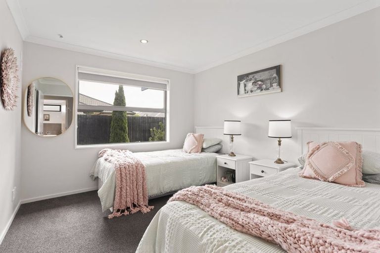 Photo of property in 15 Belgrave Drive, Rangiora, 7400