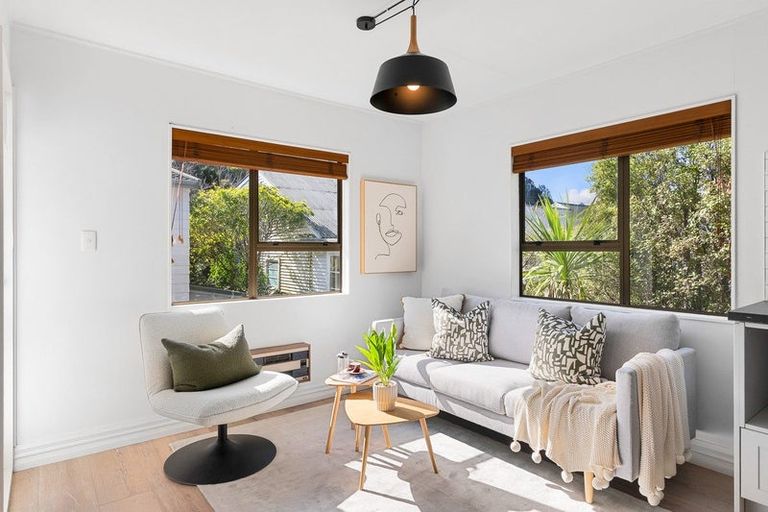 Photo of property in 76 Khandallah Road, Ngaio, Wellington, 6035