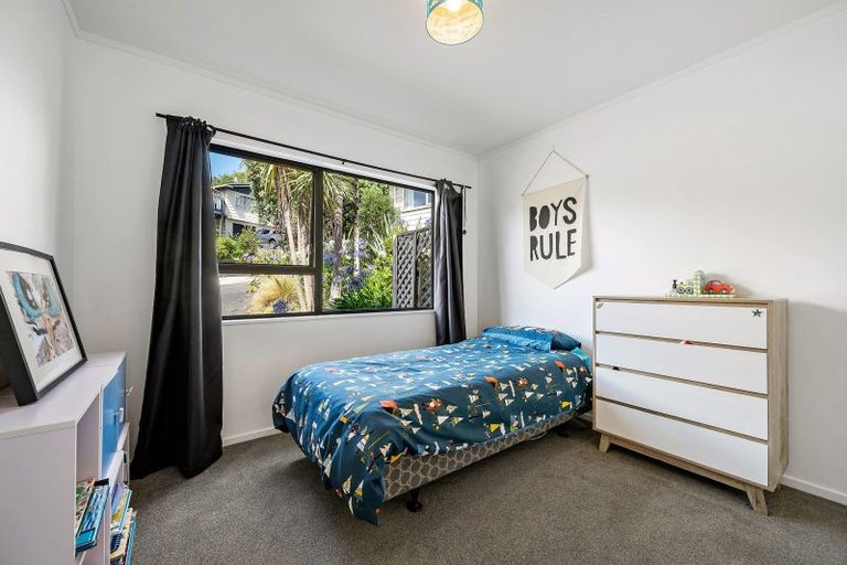 Photo of property in 26 Wisteria Grove, Maungaraki, Lower Hutt, 5010