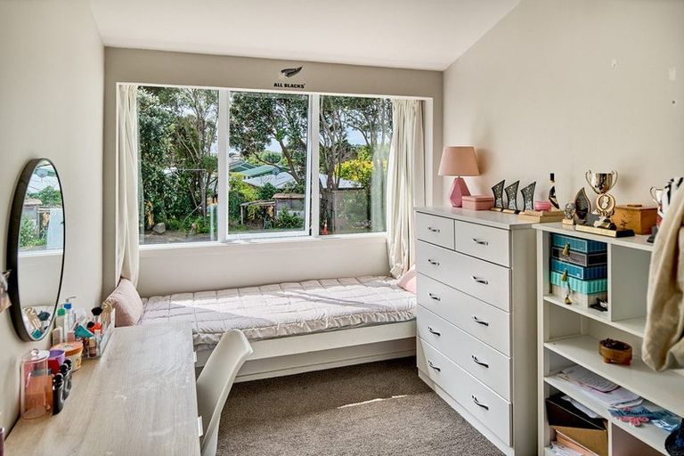 Photo of property in 5b Whitehouse Road, Titahi Bay, Porirua, 5022