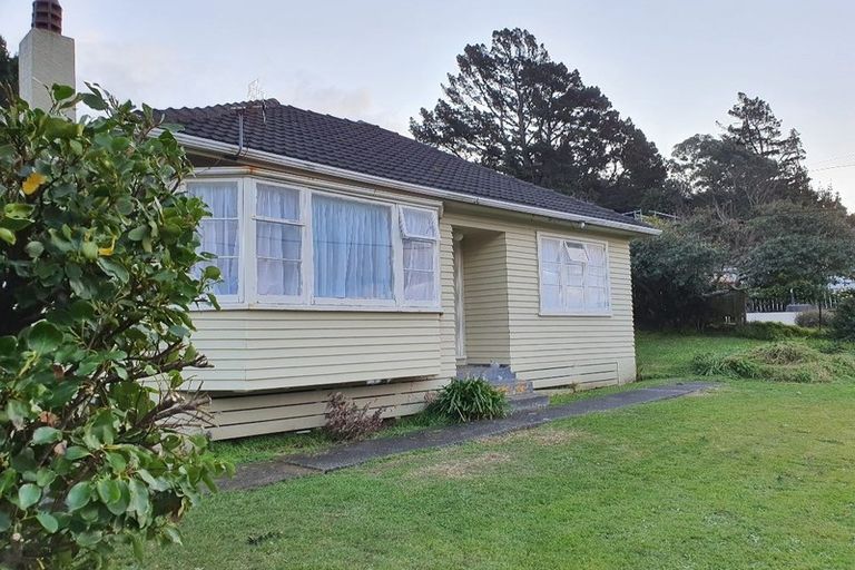 Photo of property in 2 Bledisloe Crescent, Wainuiomata, Lower Hutt, 5014