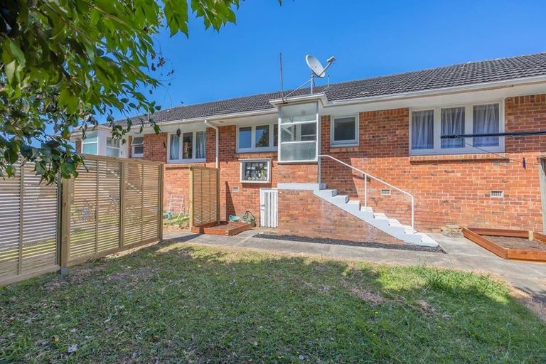 Photo of property in 2/15 Dominion Street, Takapuna, Auckland, 0622