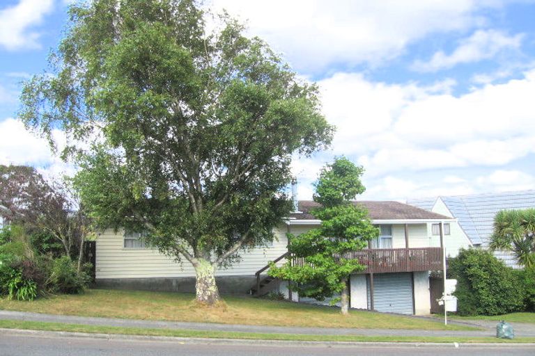 Photo of property in 6 Mount Marua Way, Timberlea, Upper Hutt, 5018