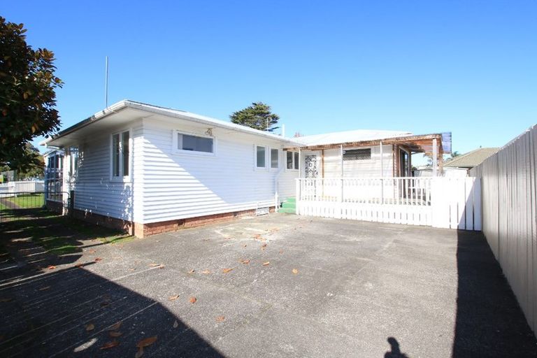 Photo of property in 178 Lincoln Road, Henderson, Auckland, 0610