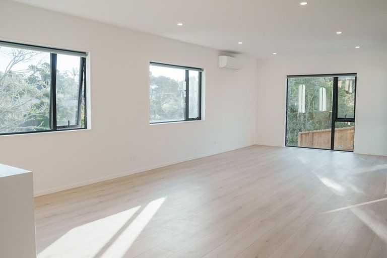 Photo of property in 18a Pavola Grove, Glenfield, Auckland, 0629