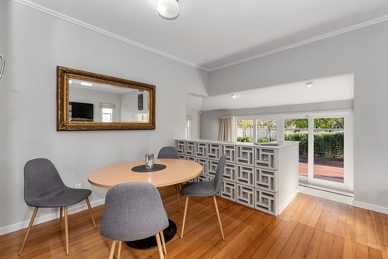 Photo of property in 14 Strowan Avenue, Fairfield, Hamilton, 3214